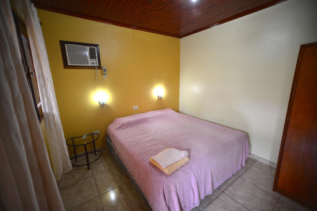 Hotel Lilian Puerto Iguazu Exterior photo